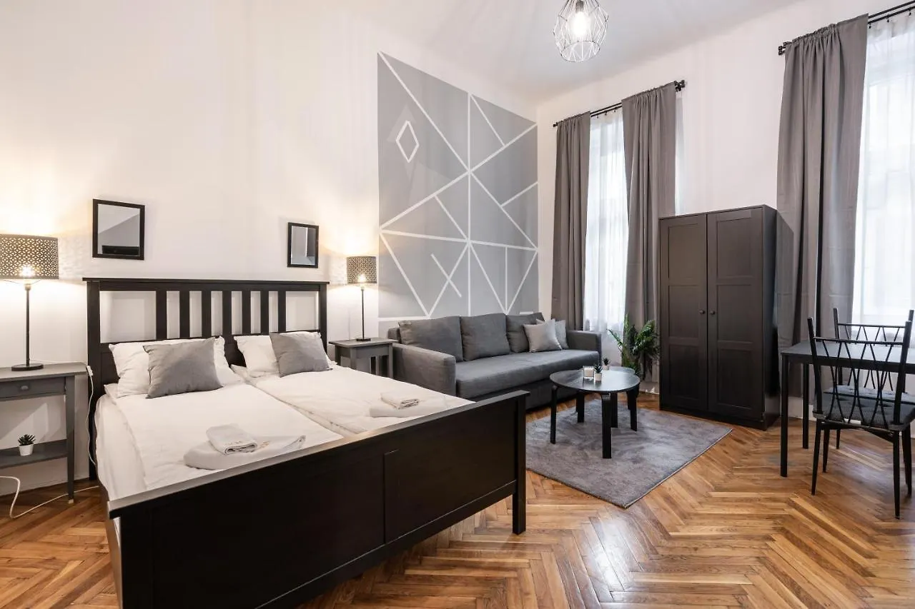B8 - Grand Boulevard Cozy Apartment - Best Location By Bqa ブダペスト ハンガリー