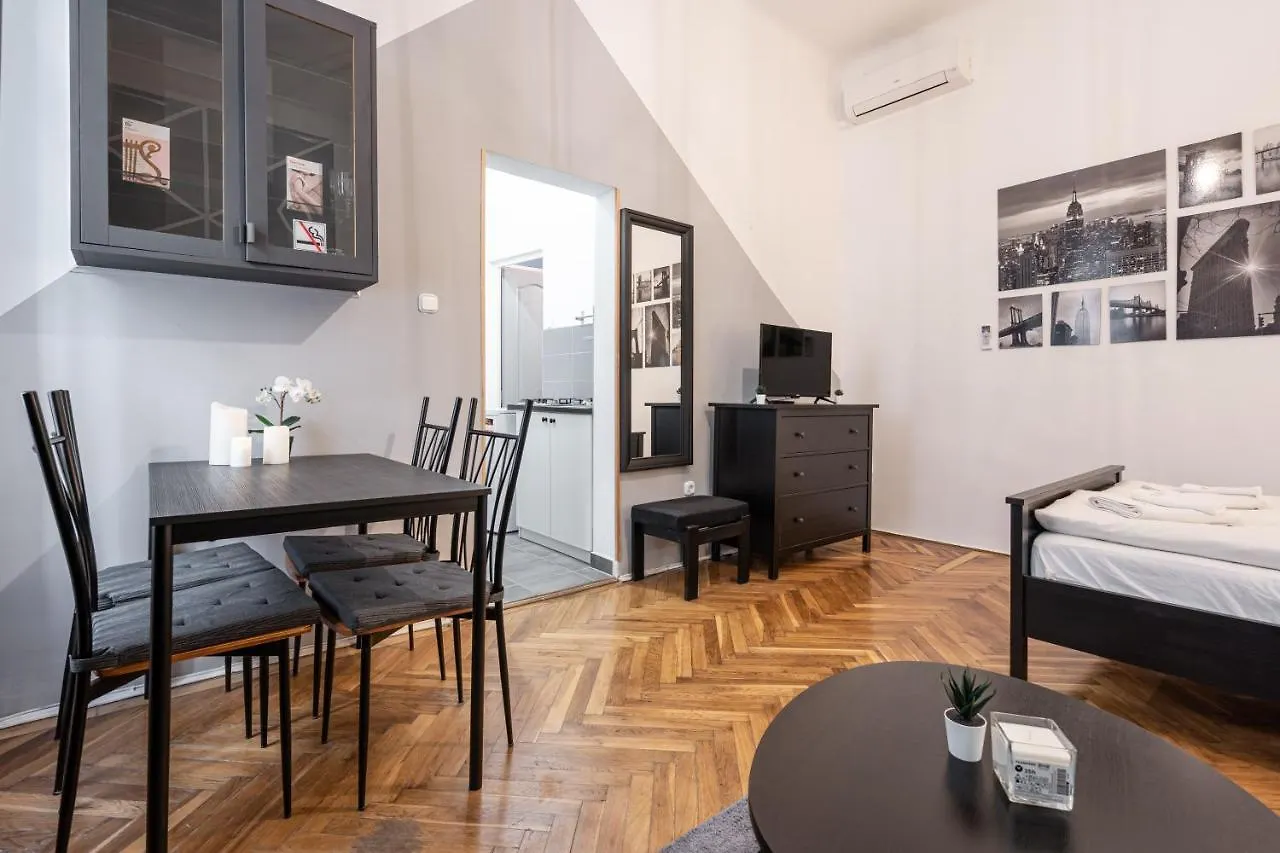 B8 - Grand Boulevard Cozy Apartment - Best Location By Bqa ブダペスト 0*,