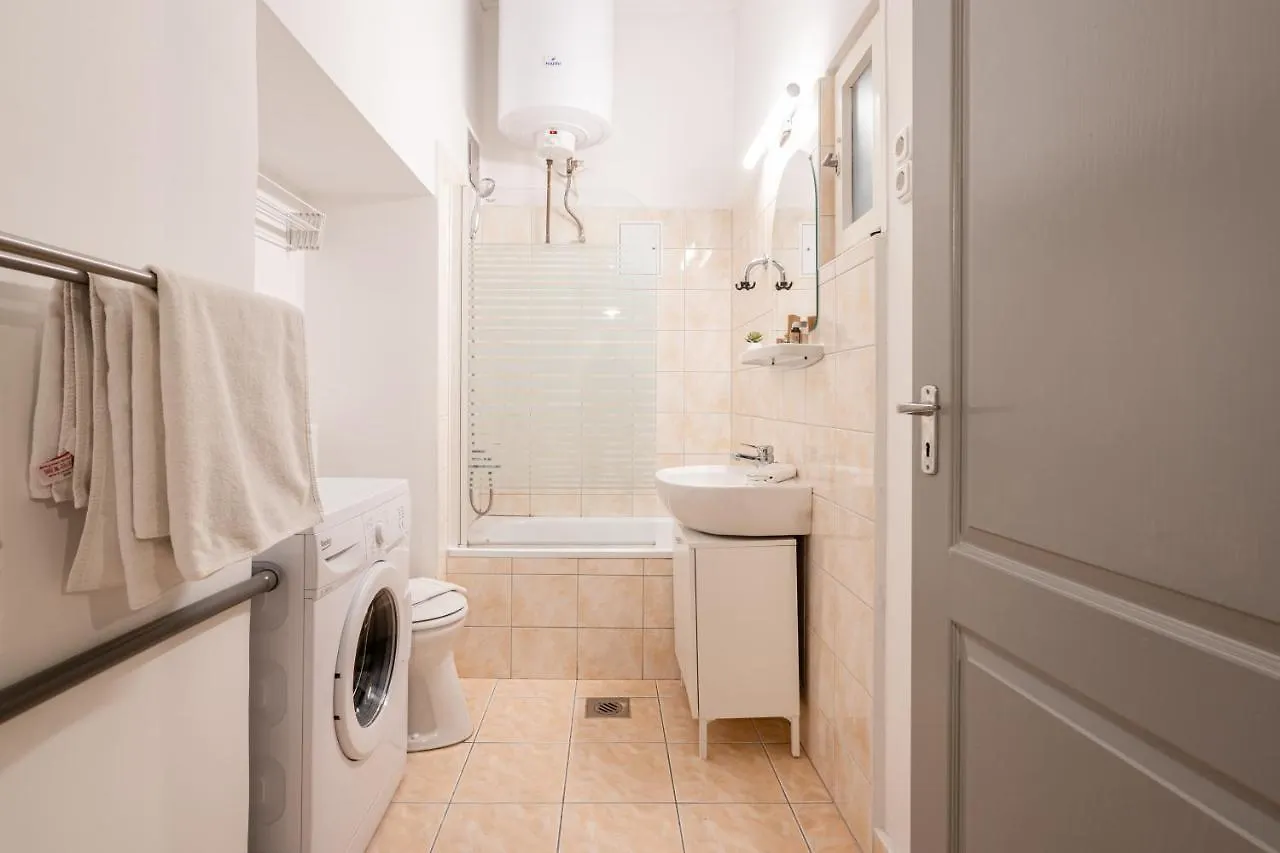 B8 - Grand Boulevard Cozy Apartment - Best Location By Bqa Βουδαπέστη 0*,  Ουγγαρία